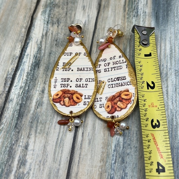 ⭐️Adorned Crown Jewelry assemblage lightweight love baking sweets earrings - Picture 7 of 9